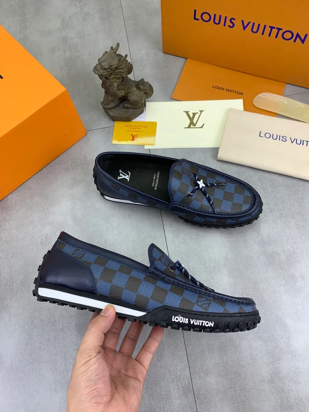 Men's Men's Shoes 💰P640 New Style 💶[LOUIS VUITTON] Water-dyed Niuli Original Order New Style 🍀LV Louis Vuitton *——Top version of LV classic leather shoes! Made of imported original calfskin, original leather side strips and wear-resistant high-end rubber outsole! High quality products! Color: black optional Size: 39-45